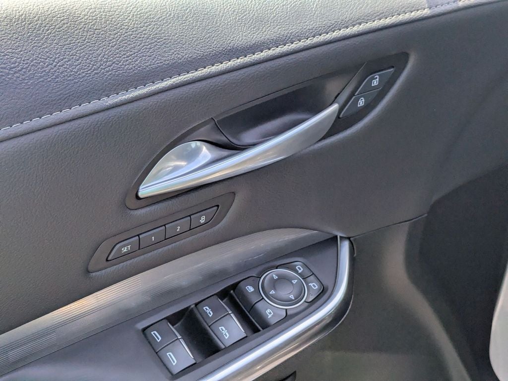 2025 Cadillac XT4 FWD Premium Luxury