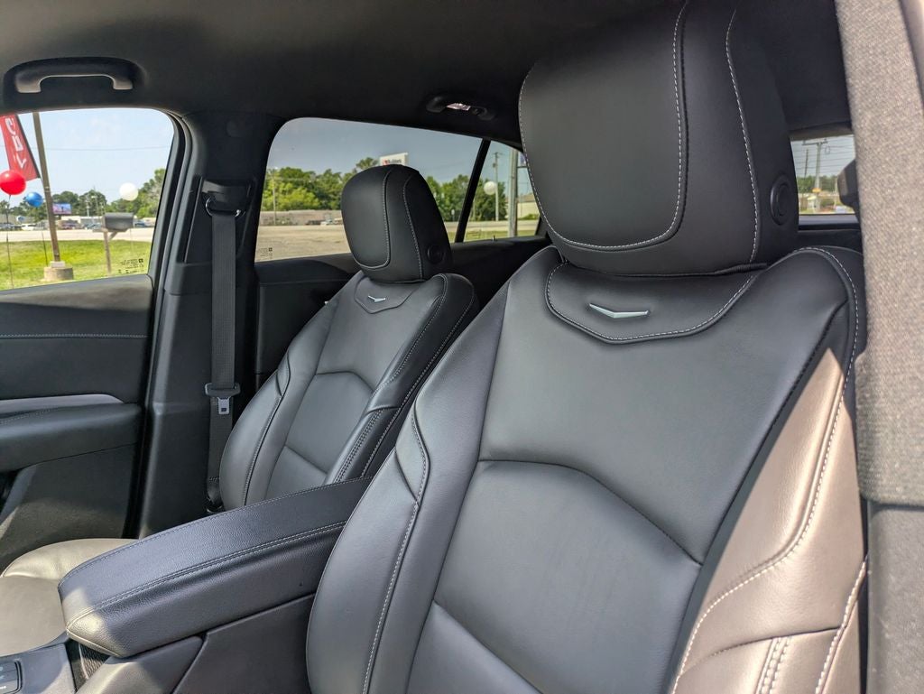 2025 Cadillac XT4 FWD Premium Luxury
