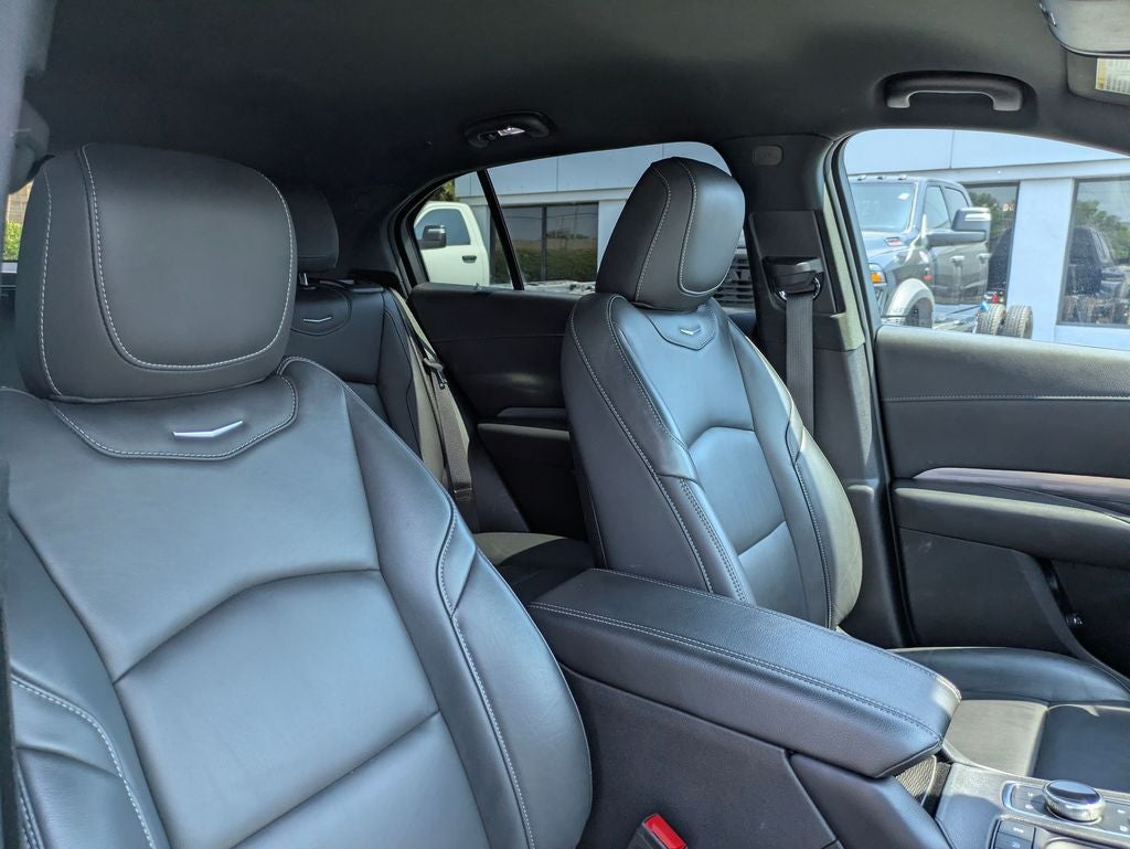 2025 Cadillac XT4 FWD Premium Luxury