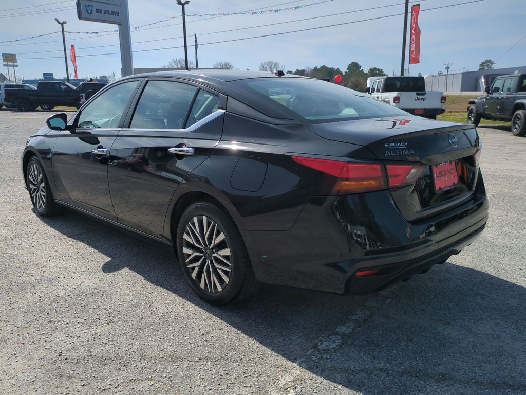 2024 Nissan Altima SV FWD
