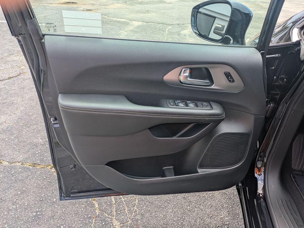 2027 Chrysler Pacifica PACIFICA SELECT