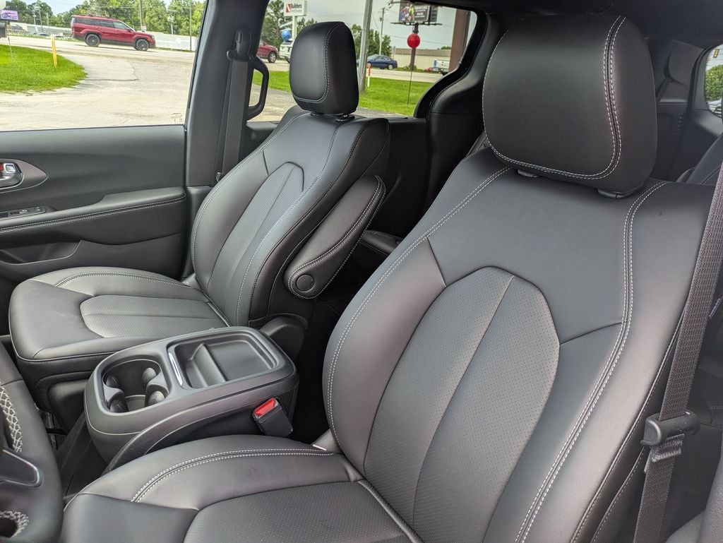 2027 Chrysler Pacifica PACIFICA SELECT