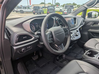 2027 Chrysler Pacifica PACIFICA SELECT