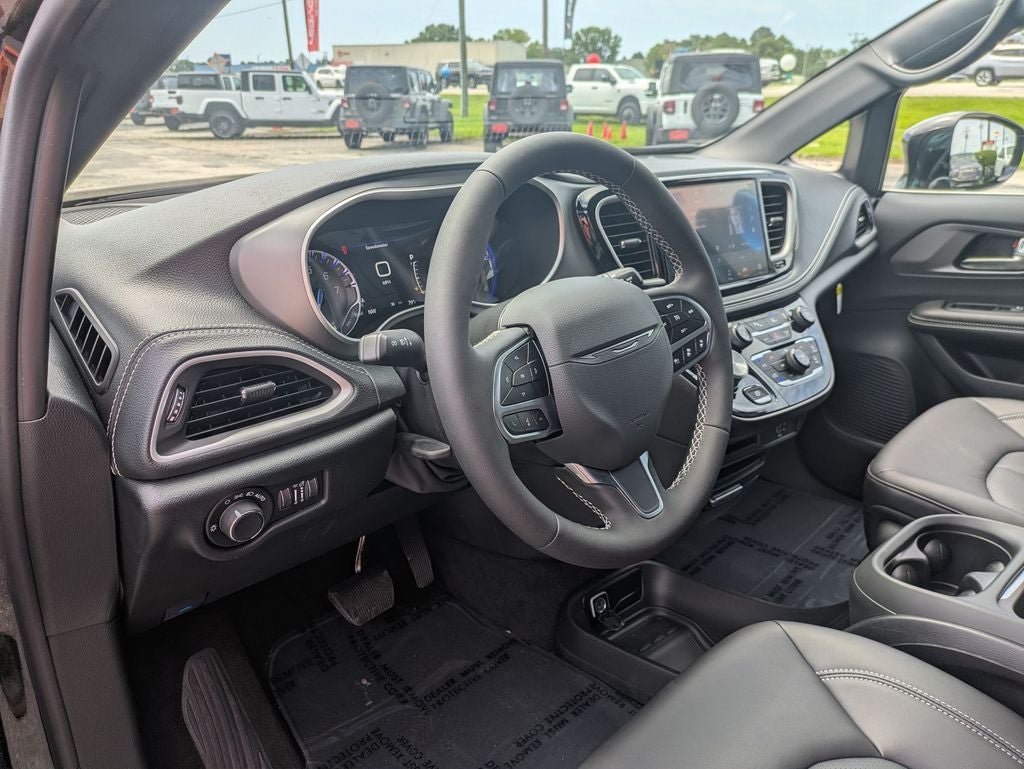 2027 Chrysler Pacifica PACIFICA SELECT