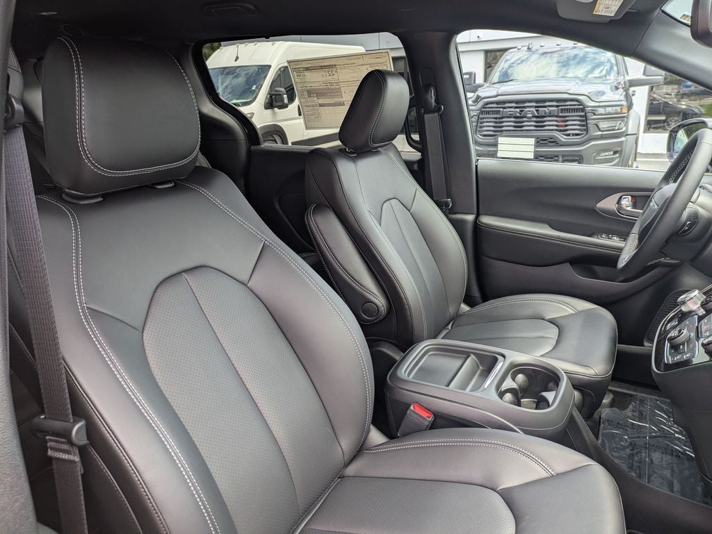 2027 Chrysler Pacifica PACIFICA SELECT