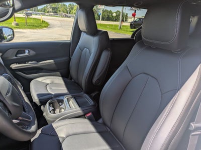 2027 Chrysler Pacifica PACIFICA SELECT