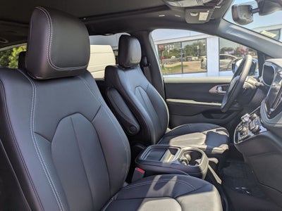 2027 Chrysler Pacifica PACIFICA SELECT