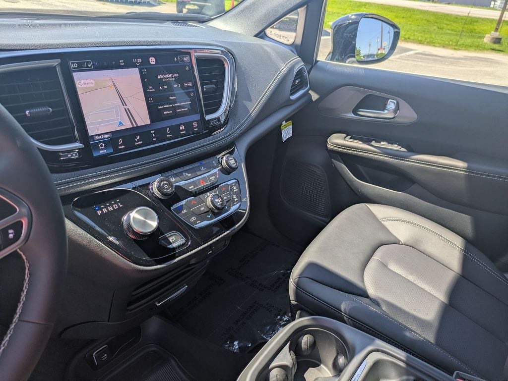 2027 Chrysler Pacifica PACIFICA SELECT