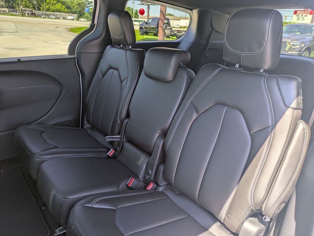 2027 Chrysler Pacifica PACIFICA SELECT