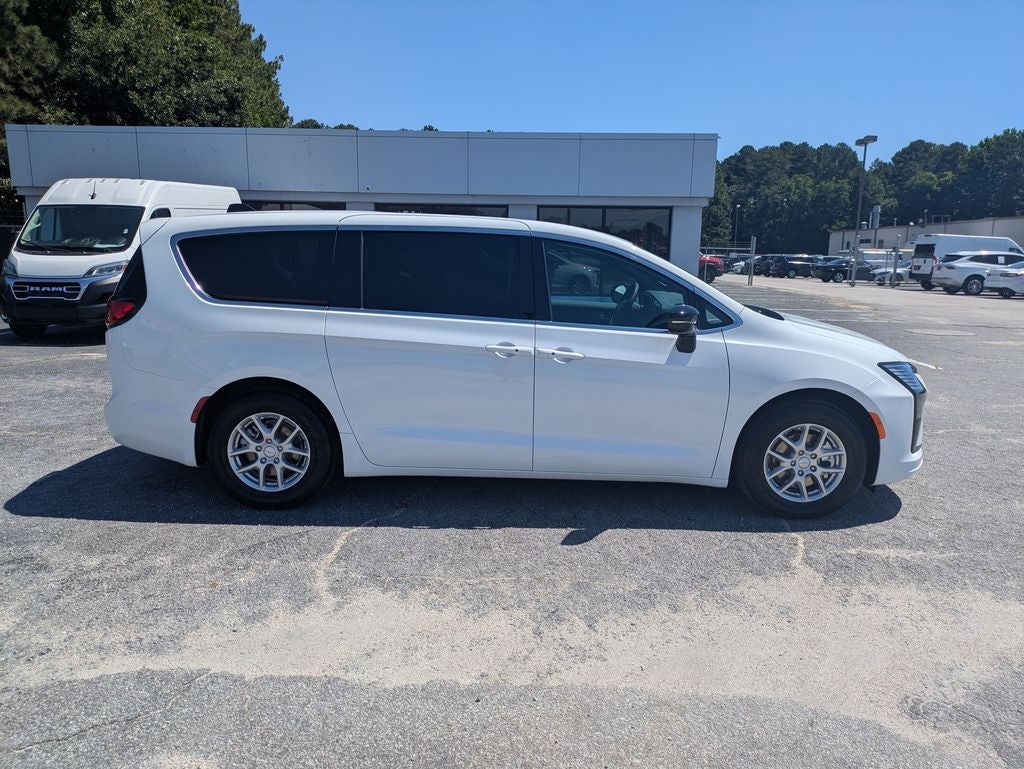 2027 Chrysler Pacifica PACIFICA SELECT