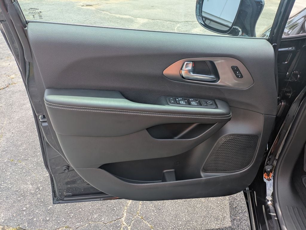 2027 Chrysler Pacifica PACIFICA SELECT