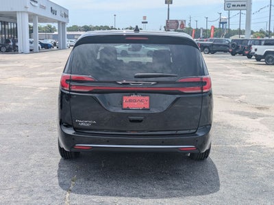 2027 Chrysler Pacifica PACIFICA SELECT