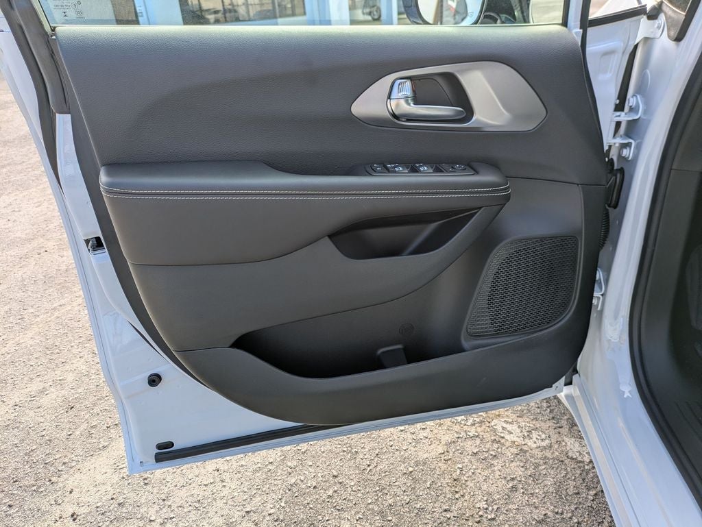 2026 Chrysler Voyager VOYAGER LX