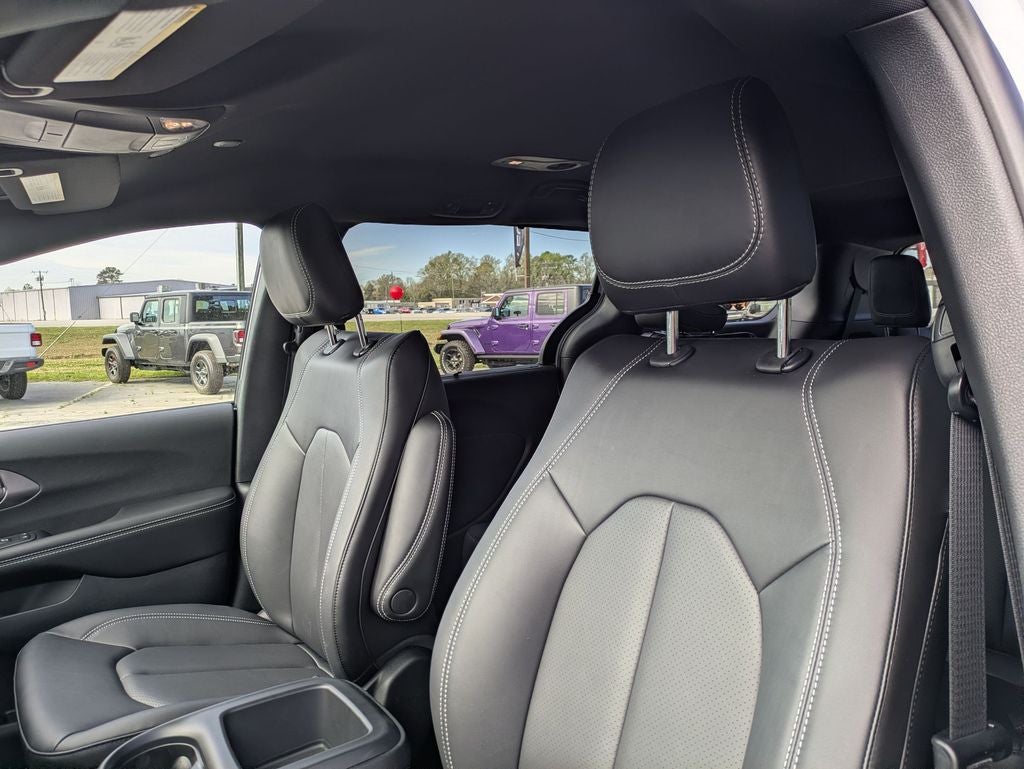 2026 Chrysler Voyager VOYAGER LX