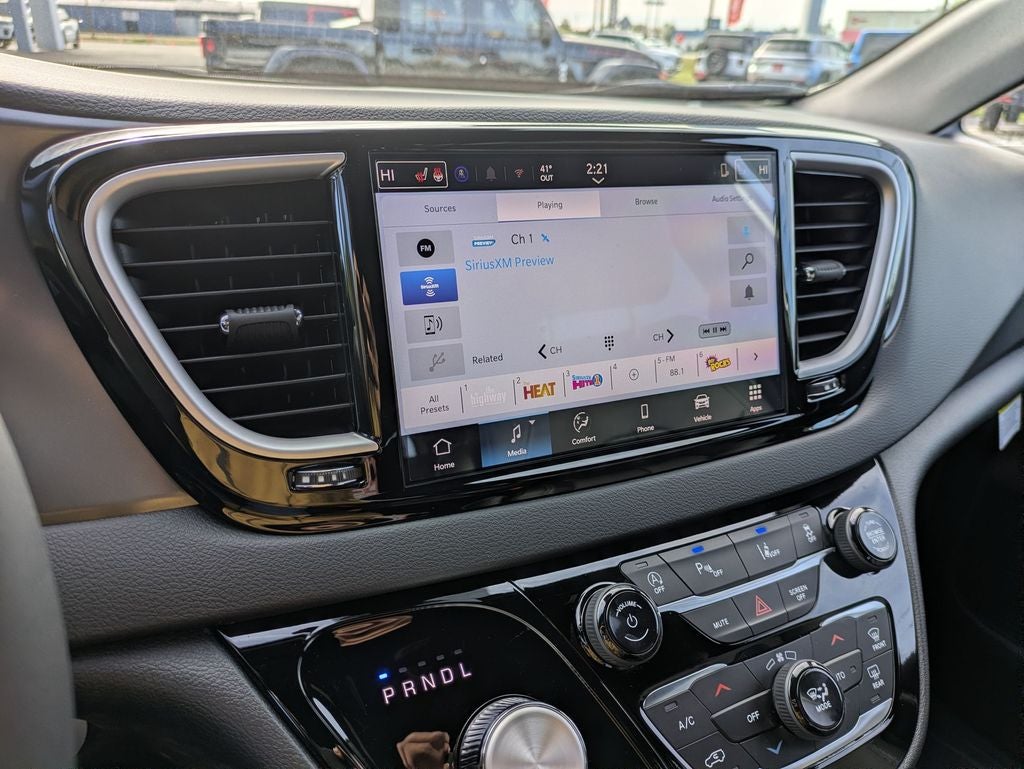 2026 Chrysler Voyager VOYAGER LX