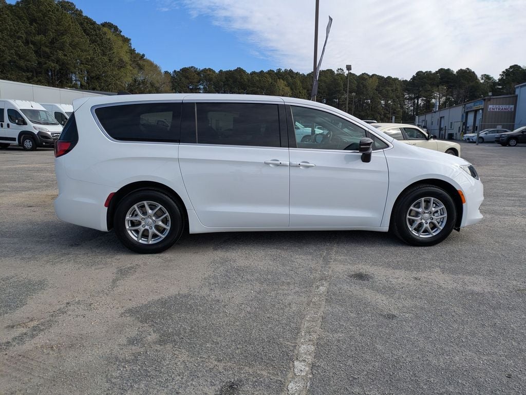 2026 Chrysler Voyager VOYAGER LX