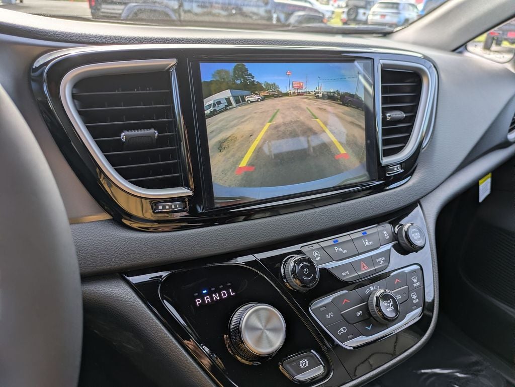 2026 Chrysler Voyager VOYAGER LX