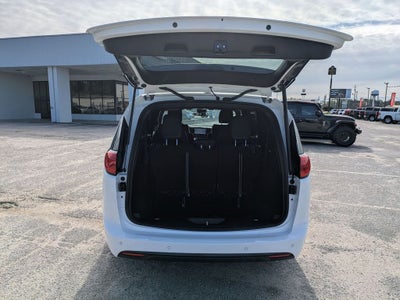 2026 Chrysler Voyager VOYAGER LX