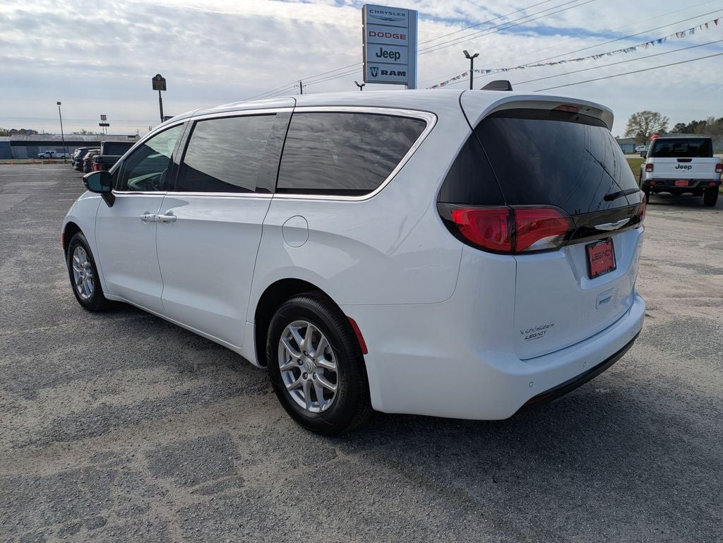 2026 Chrysler Voyager VOYAGER LX