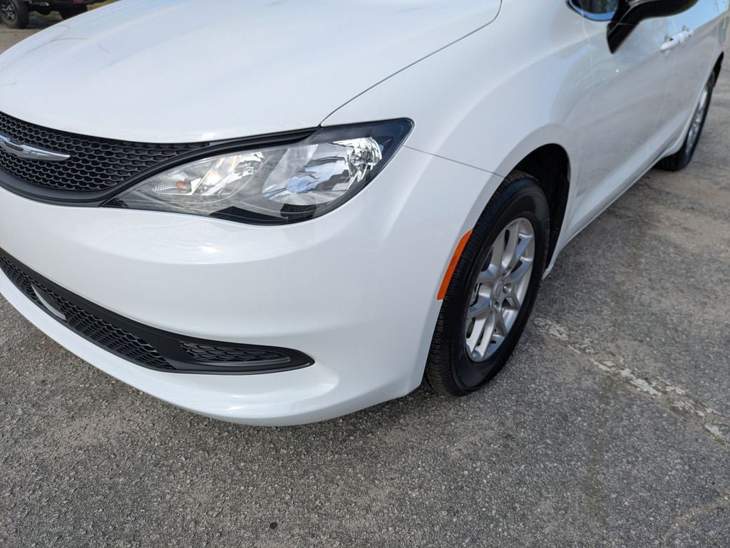 2026 Chrysler Voyager VOYAGER LX