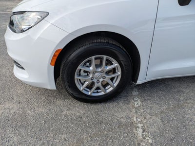 2026 Chrysler Voyager VOYAGER LX