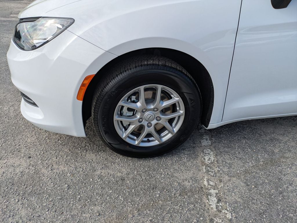 2026 Chrysler Voyager VOYAGER LX