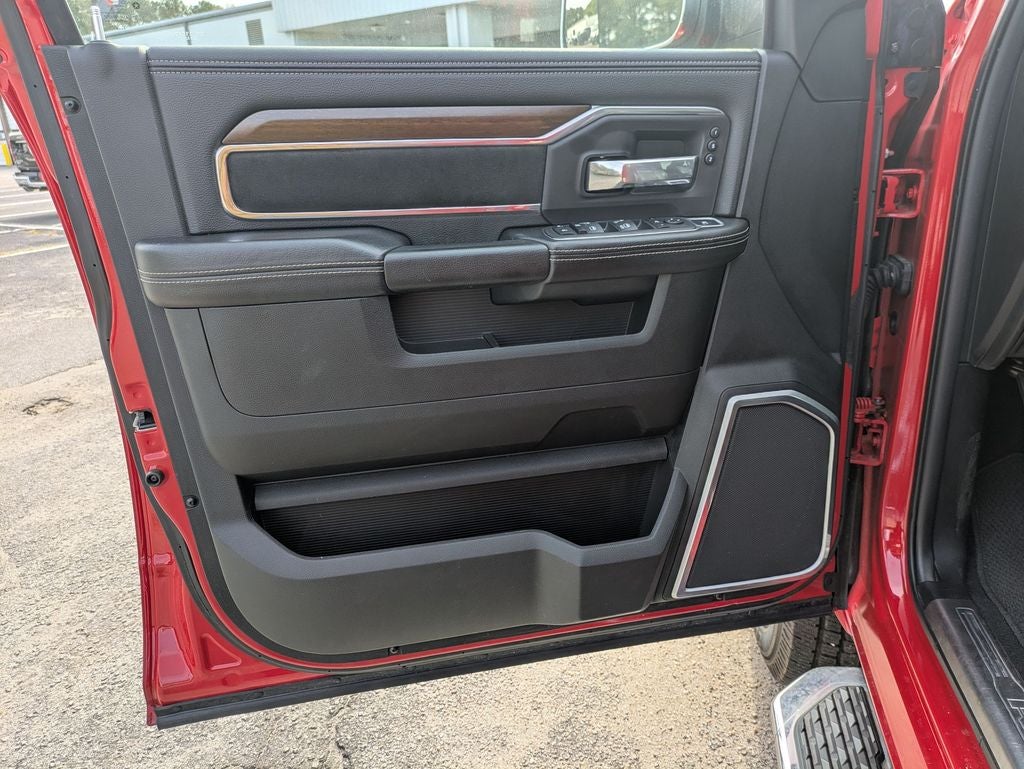 2022 RAM 2500 Laramie Crew Cab 4x4 6'4' Box