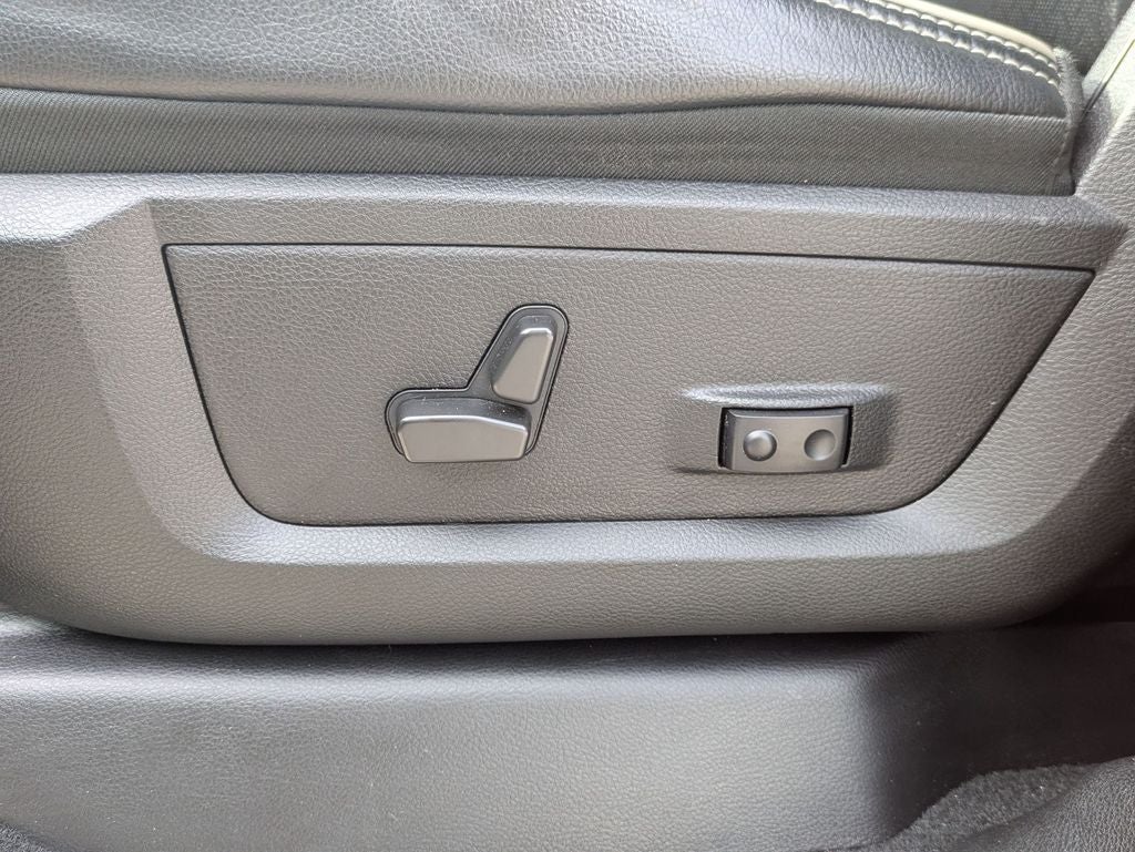 2022 RAM 2500 Laramie Crew Cab 4x4 6'4' Box