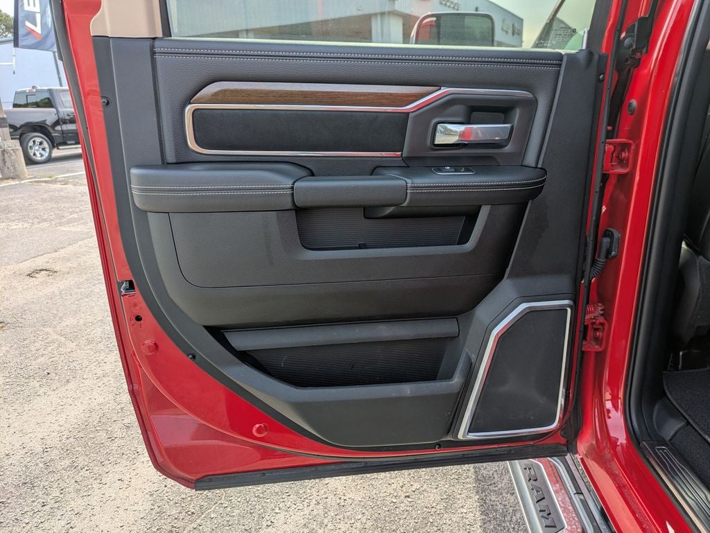 2022 RAM 2500 Laramie Crew Cab 4x4 6'4' Box