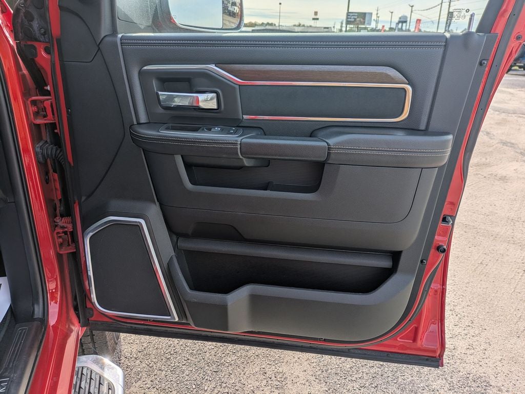 2022 RAM 2500 Laramie Crew Cab 4x4 6'4' Box