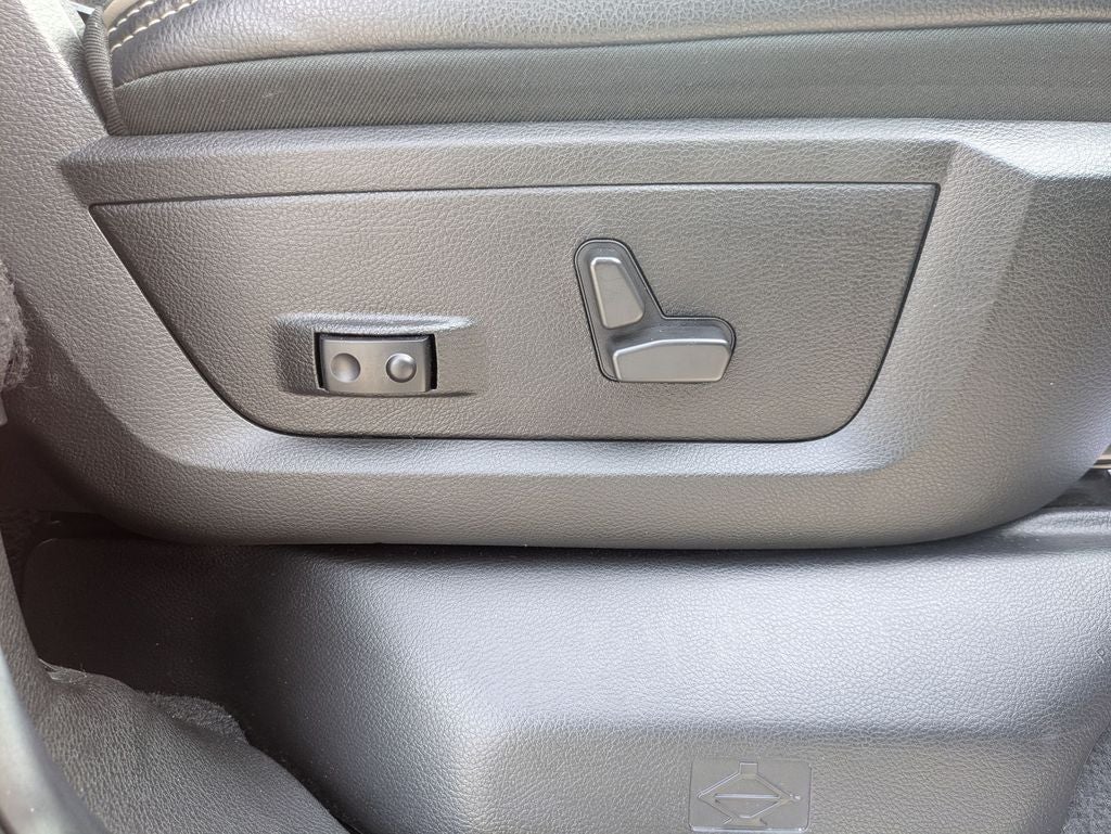 2022 RAM 2500 Laramie Crew Cab 4x4 6'4' Box