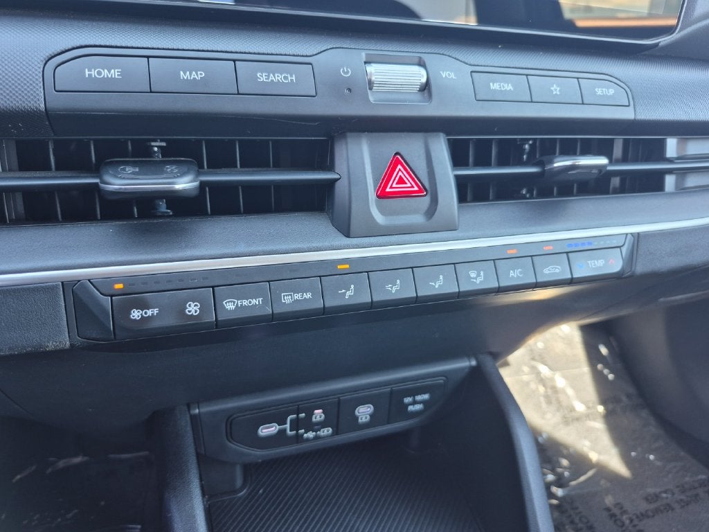 2025 Kia K4 Base