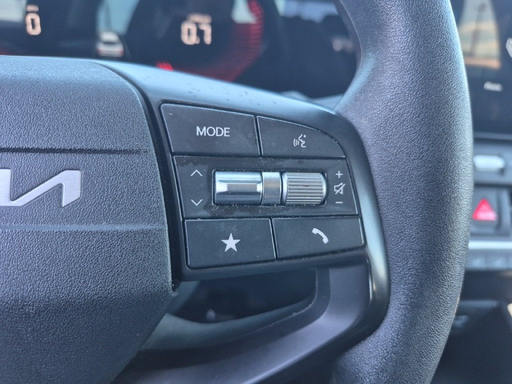 2025 Kia K4 Base