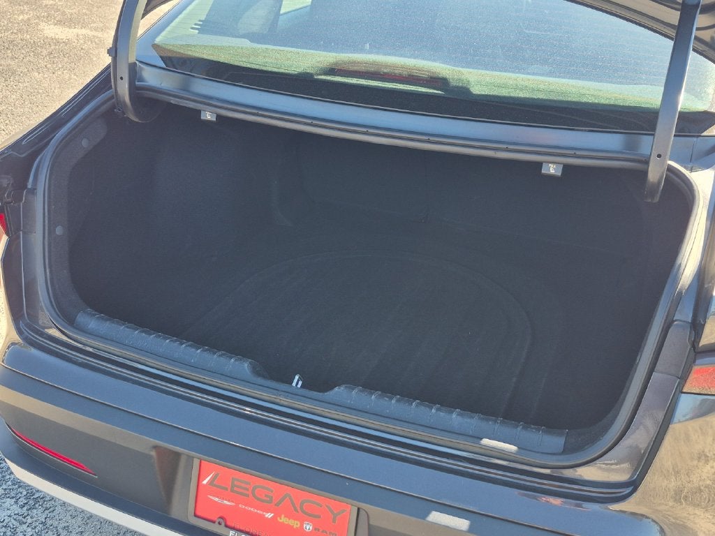 2025 Kia K4 Base