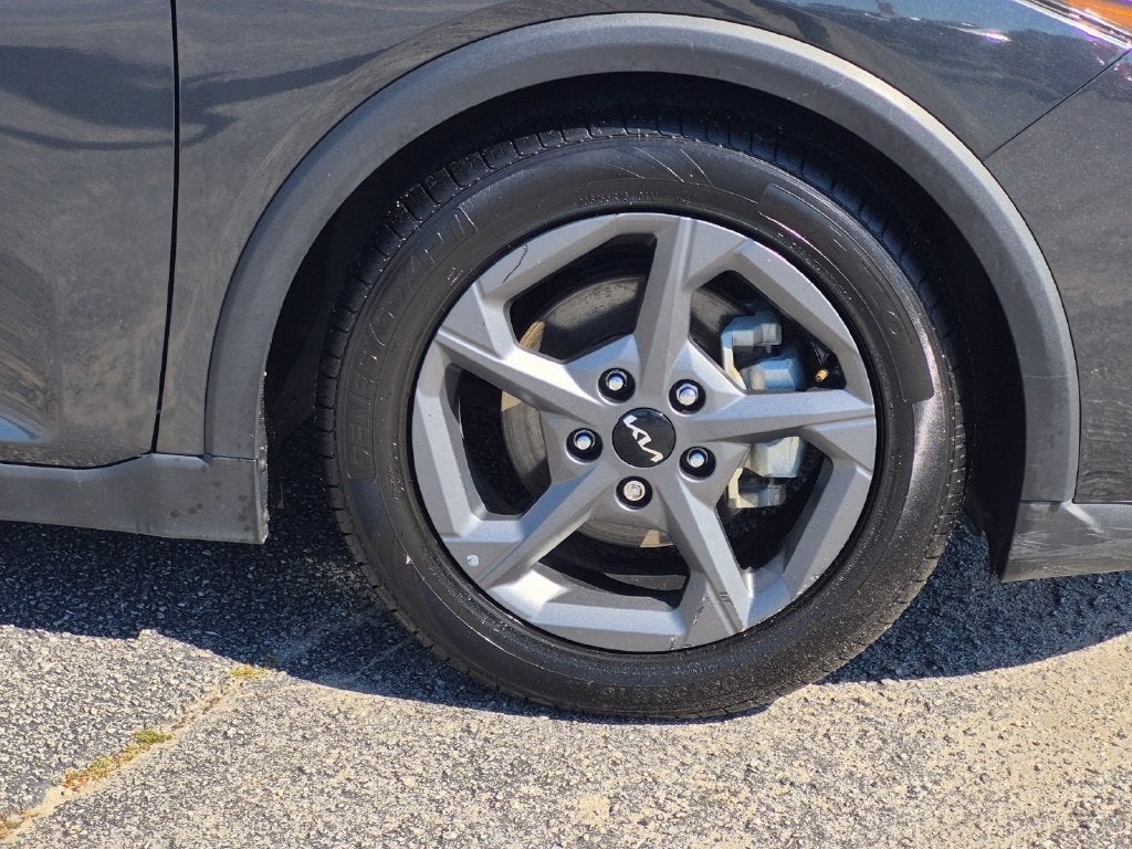 2025 Kia K4 Base