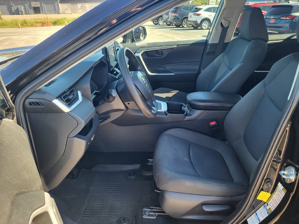 2022 Toyota RAV4 Hybrid LE