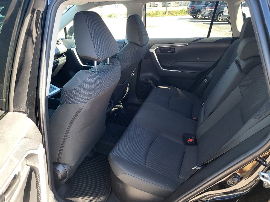 2022 Toyota RAV4 Hybrid LE