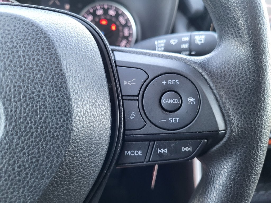 2022 Toyota RAV4 Hybrid LE