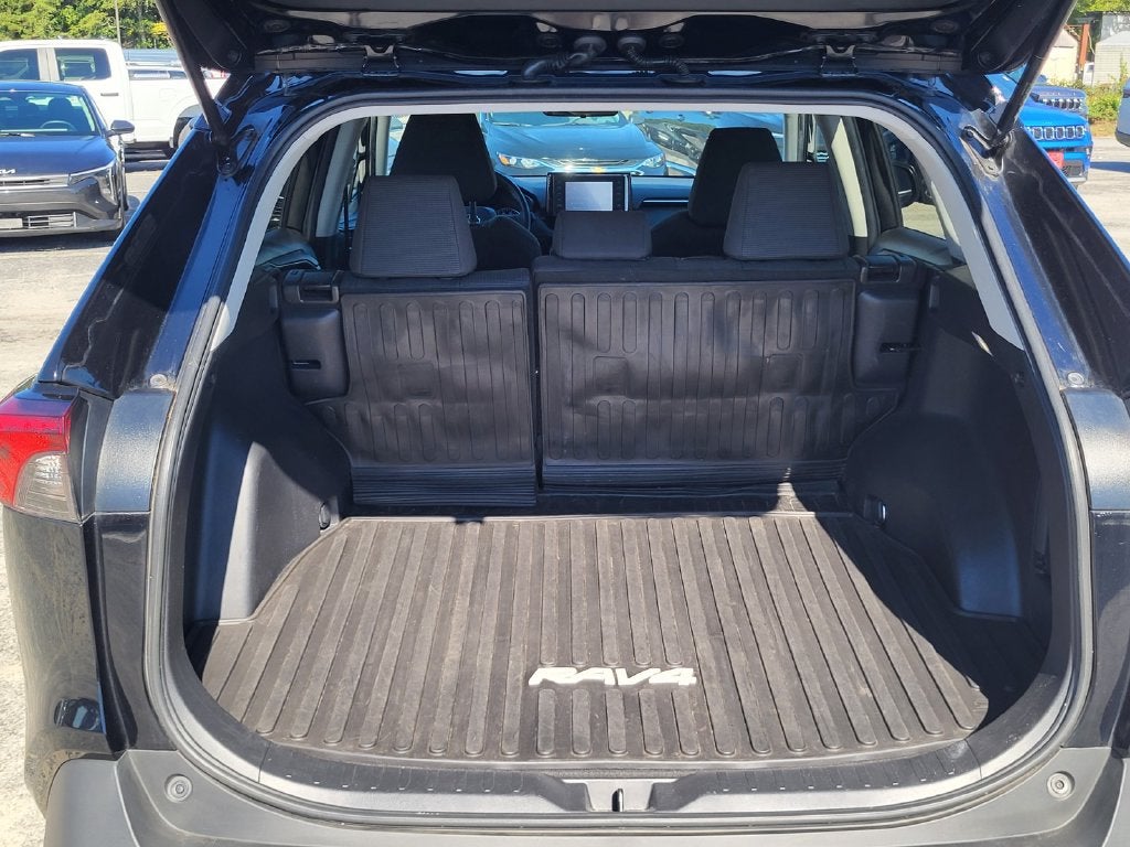 2022 Toyota RAV4 Hybrid LE