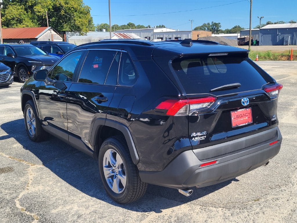 2022 Toyota RAV4 Hybrid LE