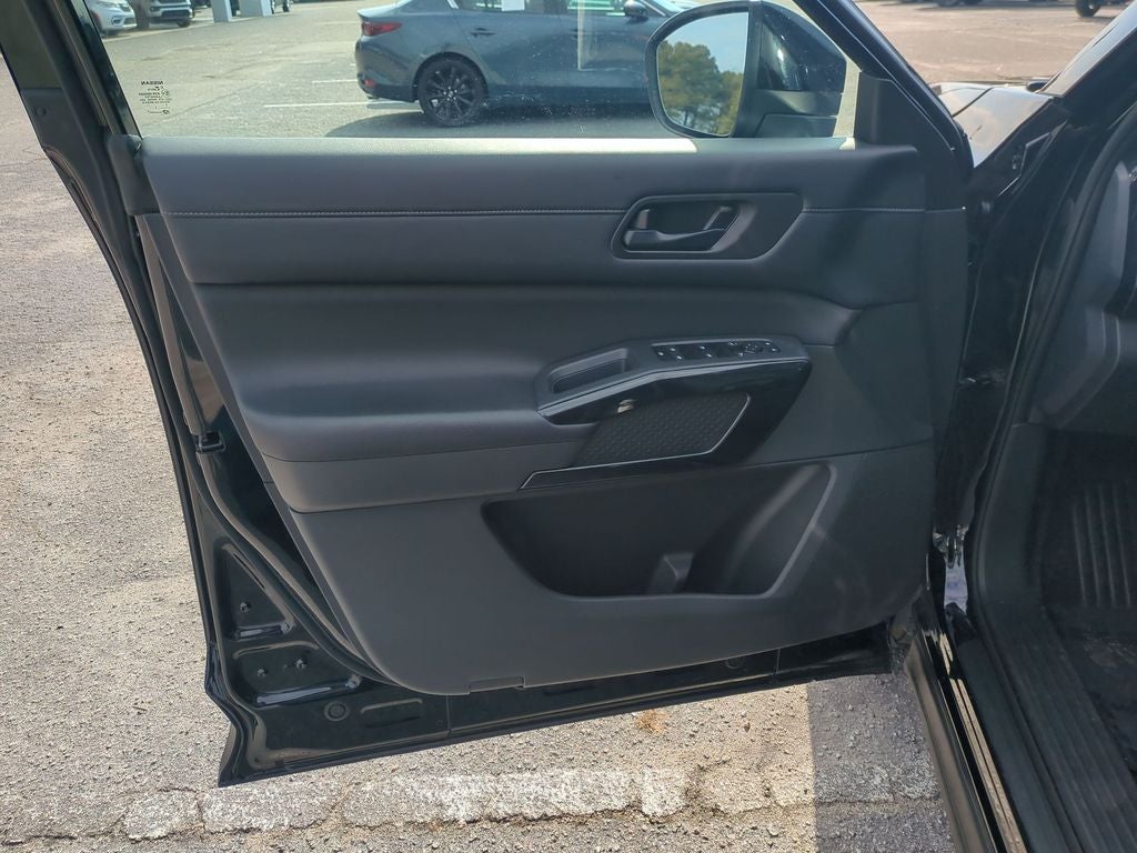 2024 Nissan Pathfinder SV 4WD