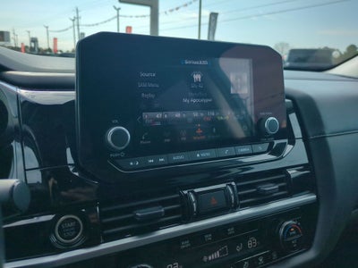 2024 Nissan Pathfinder SV 4WD