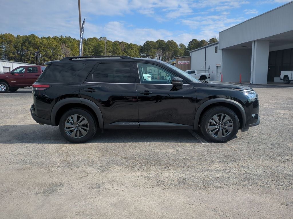 2024 Nissan Pathfinder SV 4WD