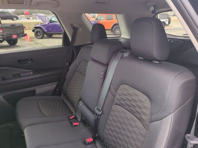 2024 Nissan Pathfinder SV 4WD