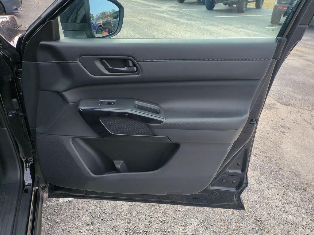 2024 Nissan Pathfinder SV 4WD