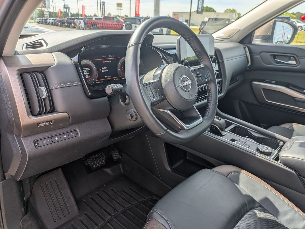 2023 Nissan Pathfinder Platinum 4WD