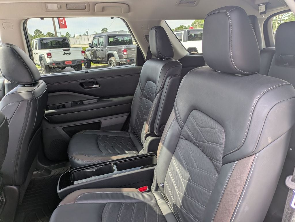 2023 Nissan Pathfinder Platinum 4WD