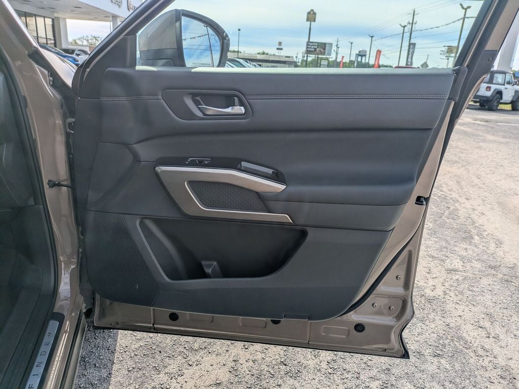 2023 Nissan Pathfinder Platinum 4WD
