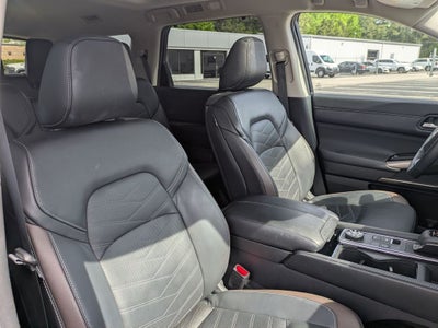 2023 Nissan Pathfinder Platinum 4WD