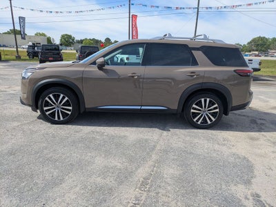 2023 Nissan Pathfinder Platinum 4WD